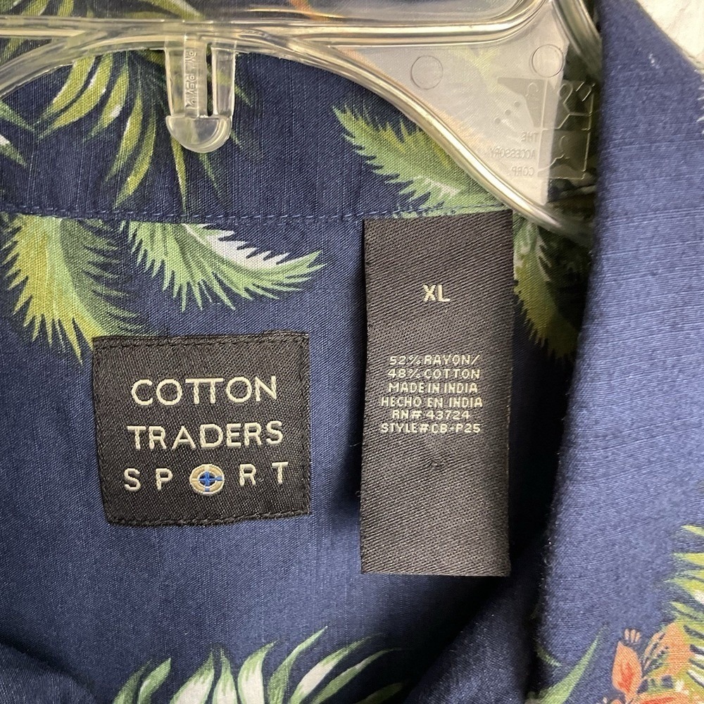 Cotton Traders Mens XL Hawaiian Shrt Navy Blue Palm Floral Short Sleeve Pocket - Picture 4 of 7